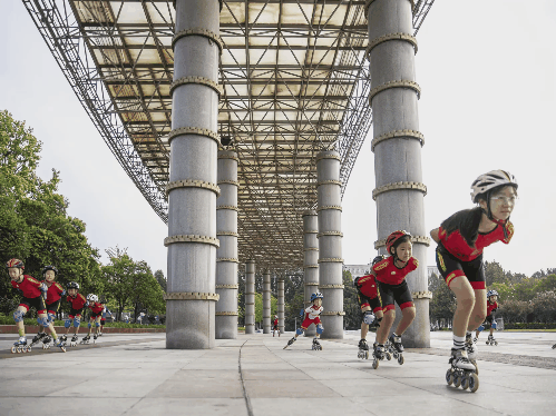 童趣不“躺”平，运动燃盛夏