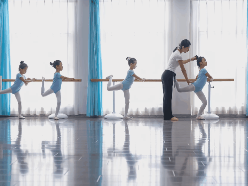 童趣不“躺”平，运动燃盛夏