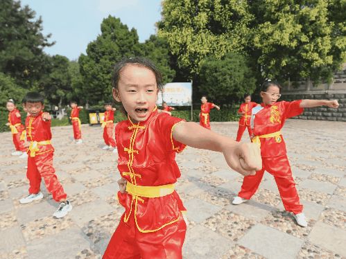 童趣不“躺”平，运动燃盛夏