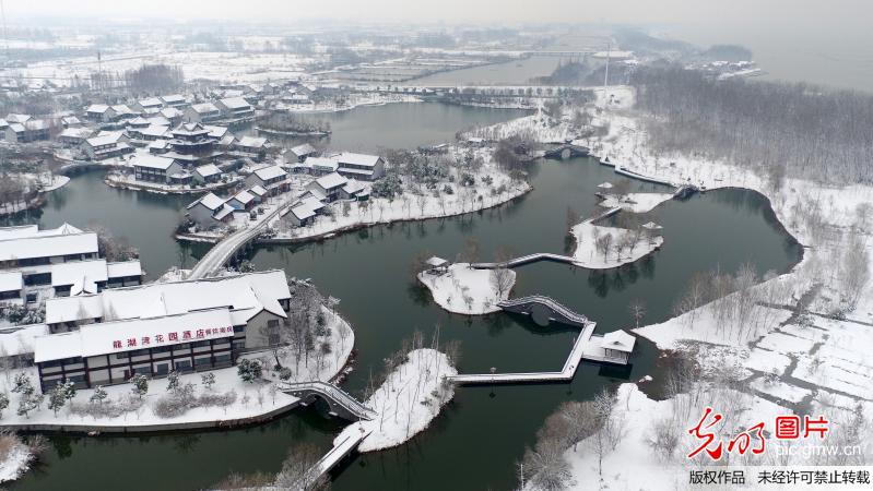 雪后古堰玉琢银雕现美景