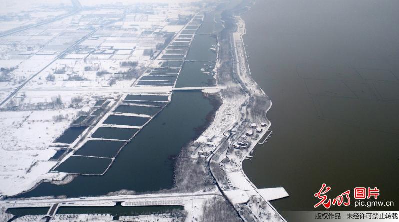 雪后古堰玉琢银雕现美景