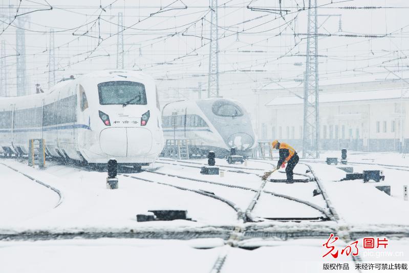 清扫除雪铁路道岔保运行畅通