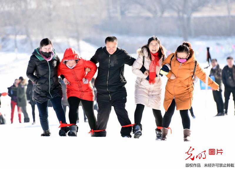 内蒙古举办冬季运动全民健身大会