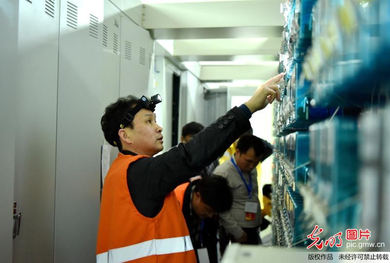 鏖战8小时的铁路Ⅰ级施工铺平春运回家路