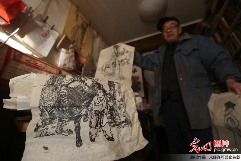 山东青岛：让古代版画“复活”的非遗传承人