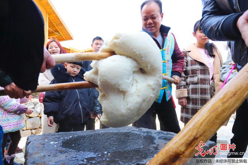 浙江温州：热炫民族风 年味别样浓