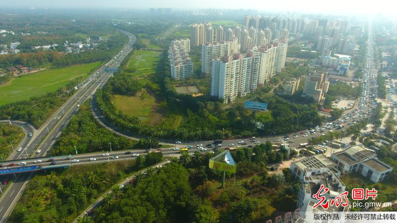 海南琼海：大年初二忙出游