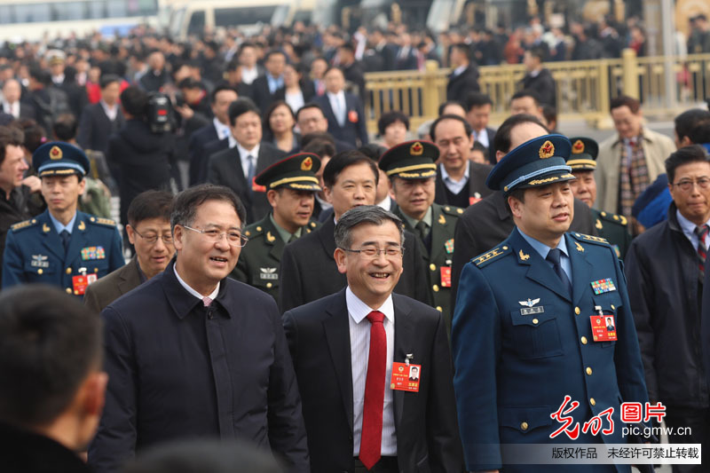 全国政协十三届一次会议在北京开幕