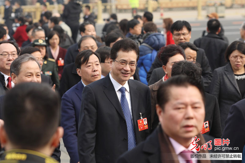 全国政协十三届一次会议在北京开幕