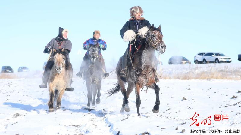 内蒙古百马越野闹新春