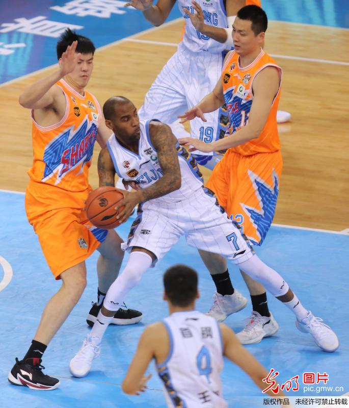 CBA季后赛十进八比赛 北京97比72胜上海晋级