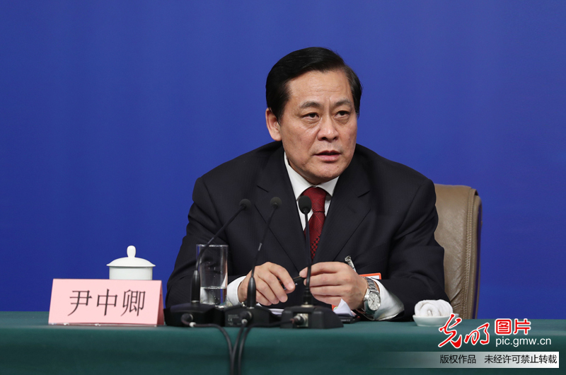 全国人大相关负责人就“人大监督工作”答记者问