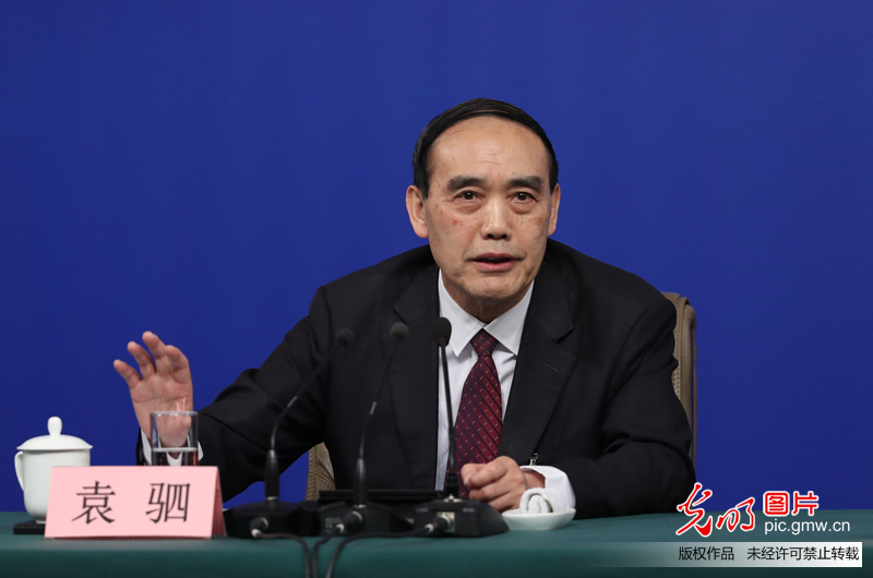 全国人大相关负责人就“人大监督工作”答记者问