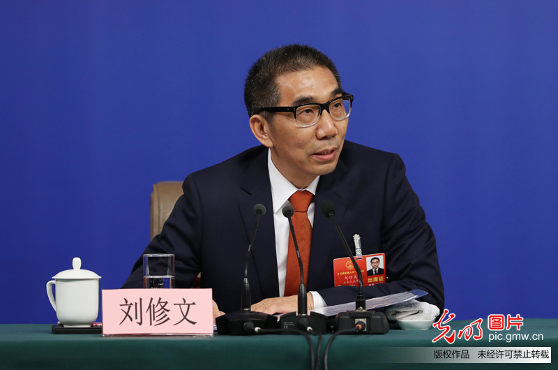 全国人大相关负责人就“人大监督工作”答记者问