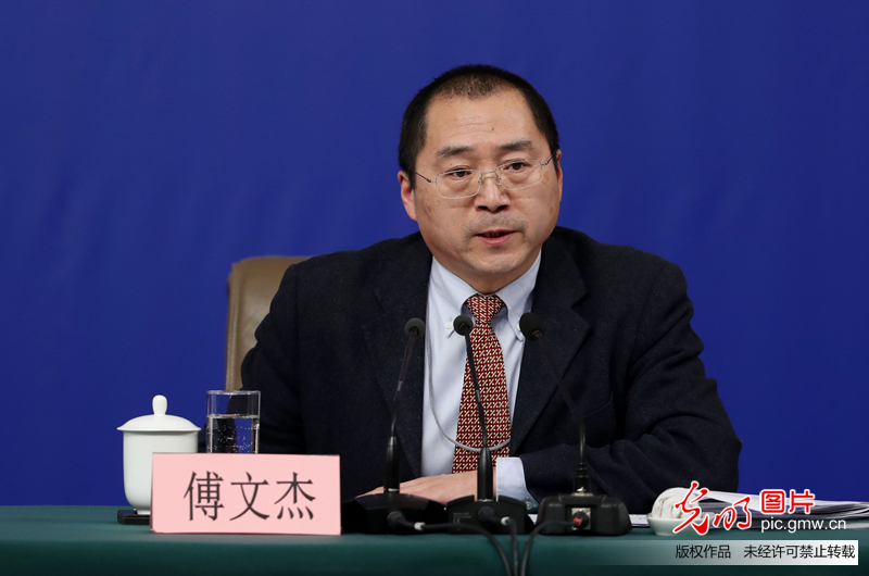 全国人大相关负责人就“人大监督工作”答记者问