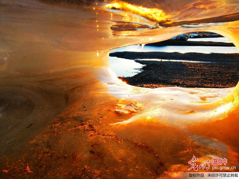 内蒙古：嫩江冰景巧夺天工