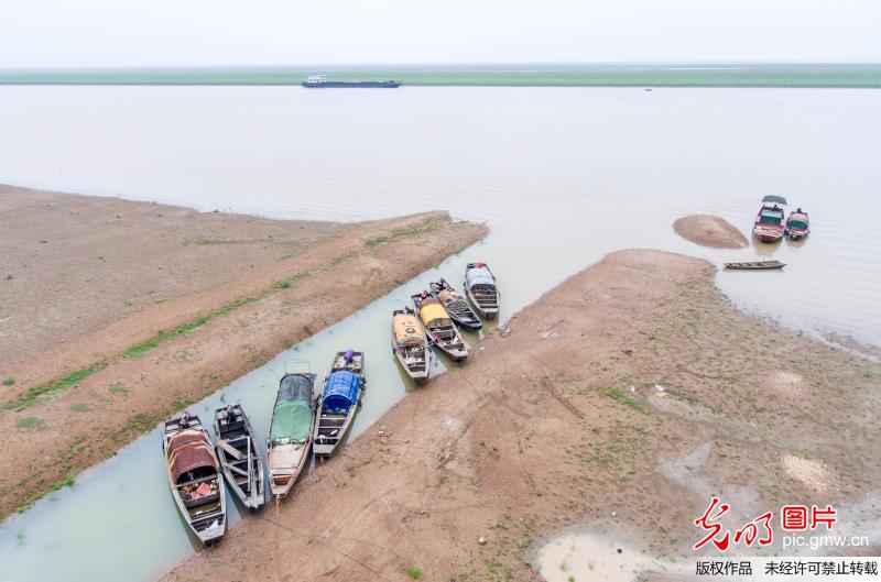 江西鄱阳湖进入三个月的春季禁渔期