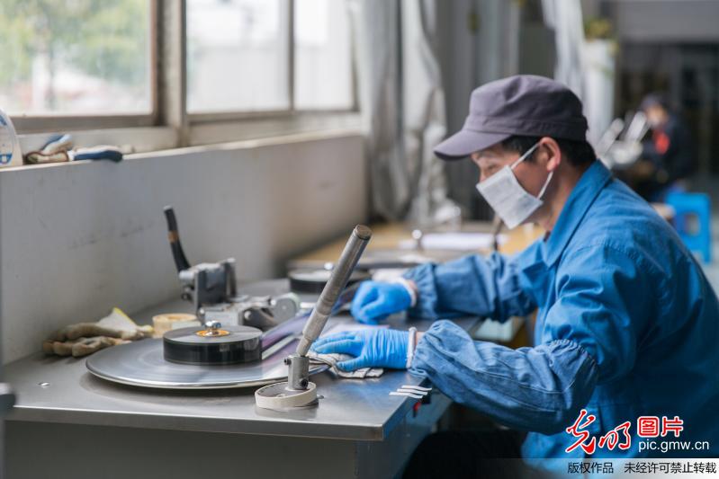 胶片修复让珍贵影像资料再现