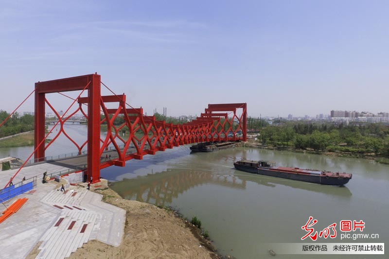 江苏扬州古运河畔“长”出生态公园