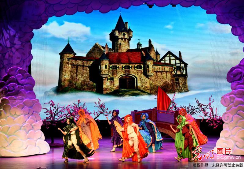 童话剧《七彩宝贝》在京首演