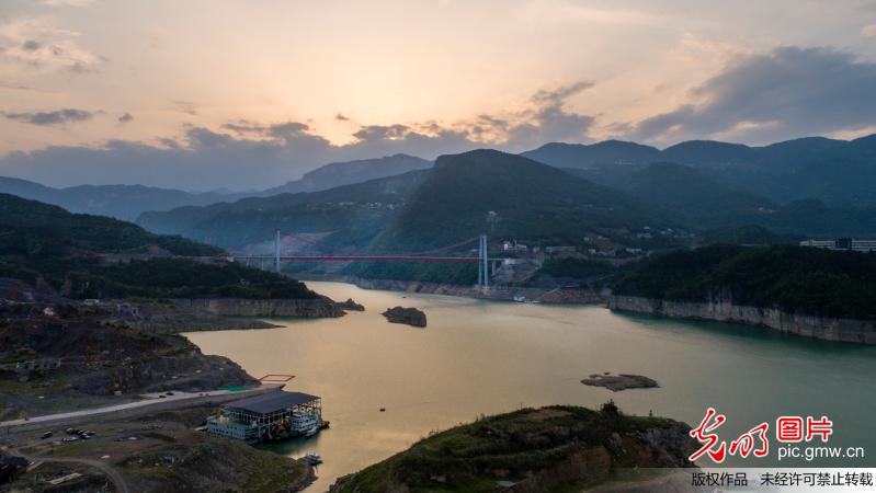 清江特大桥即将竣工