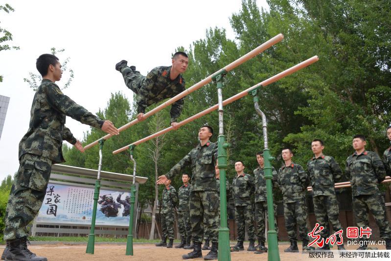 辽宁沈阳：武警练兵正当时
