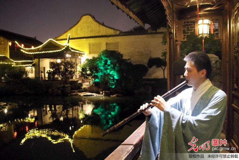 苏州网师园特色夜游醉游人