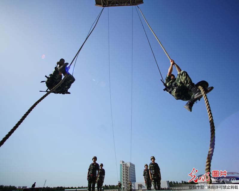 武警部队侦察兵集训