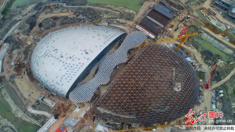 联合国地信大会主场馆施工忙