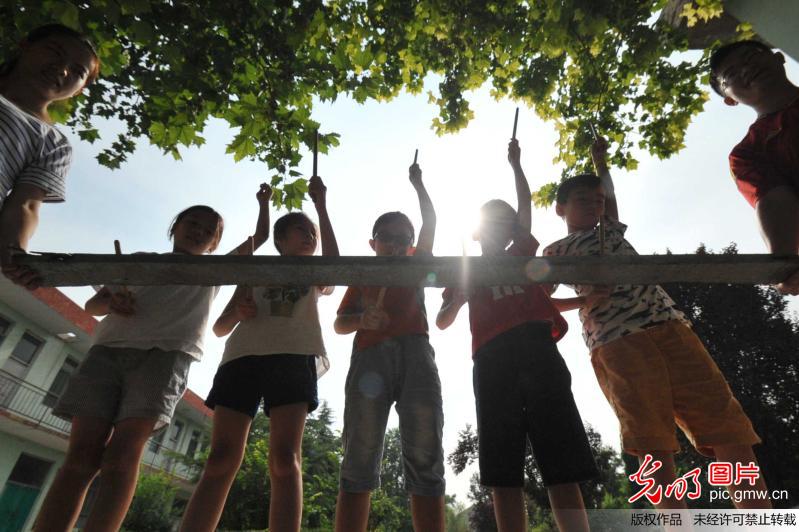 香港小鼓手“鼓乡”探密学鼓艺