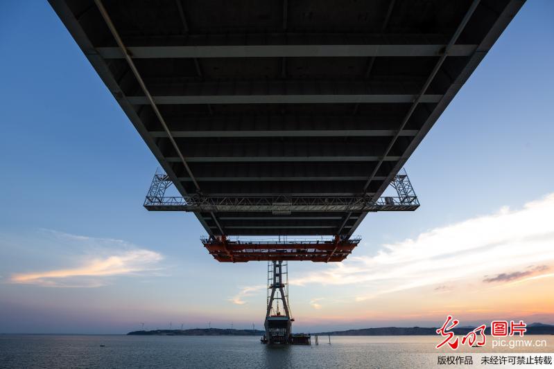 鄱阳湖二桥战高温保工期