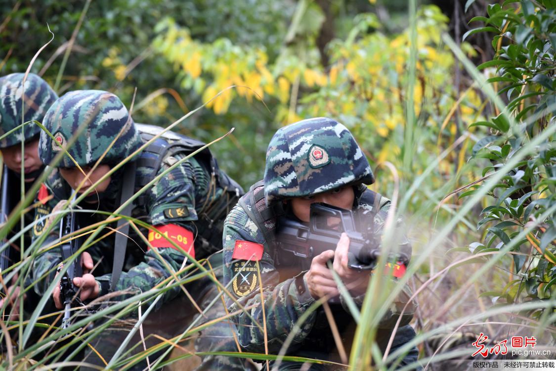 武警南昌支队极限训练砺精兵