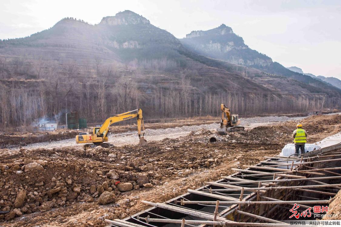 山东潍坊：冬季水利工程建设忙