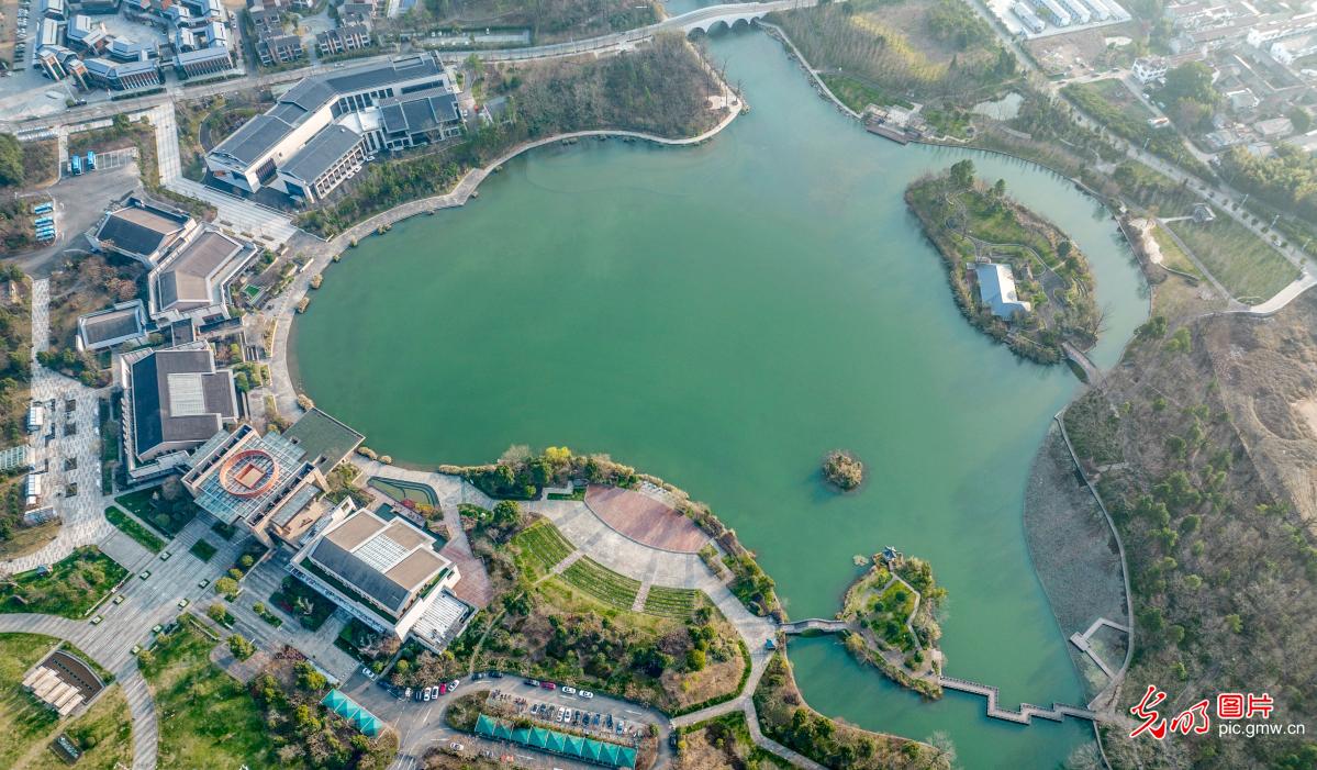 昔日荒滩变身湿地公园 昔日荒滩变身湿地公园