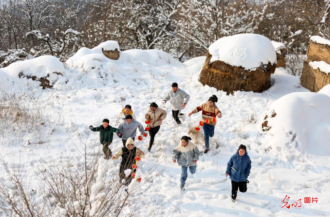 纵情冰雪　乐享假期