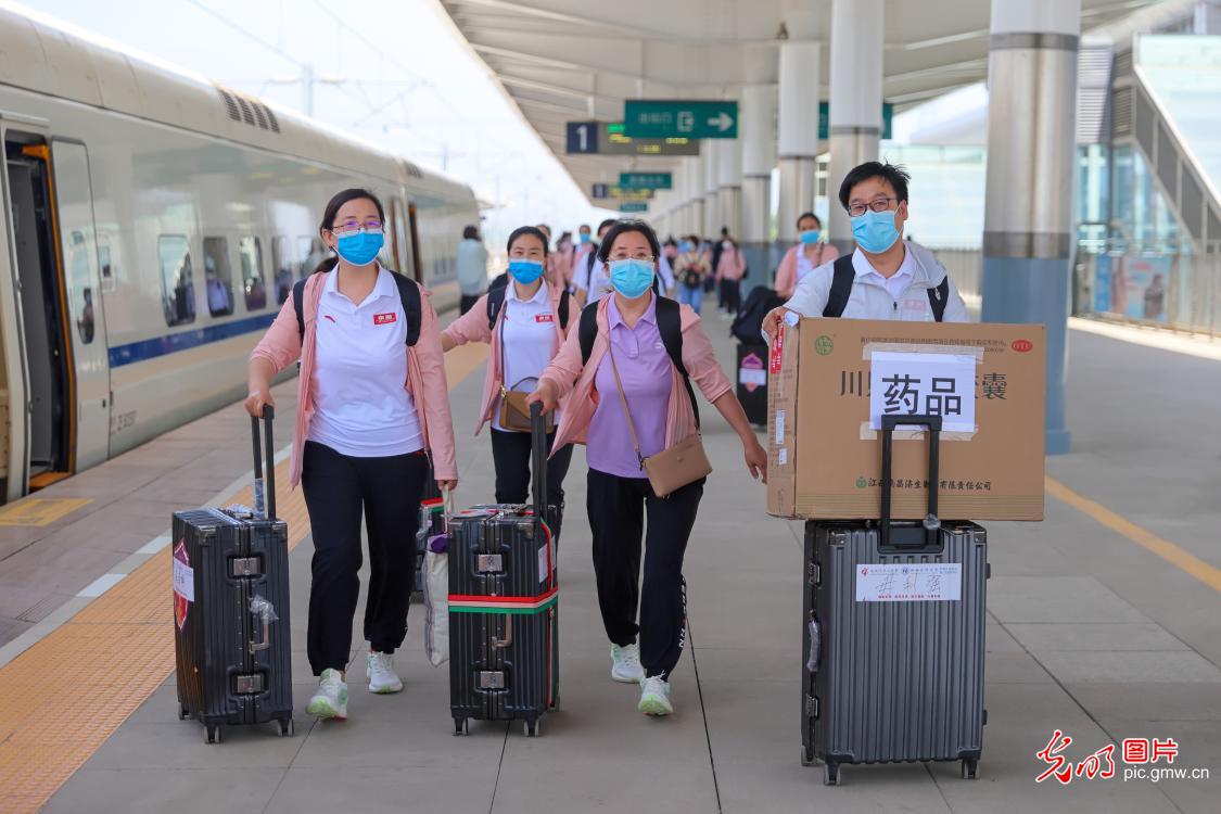 山西运城医疗队驰援上海 山西运城医疗队驰援上海