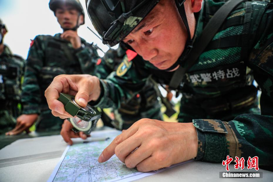 巅峰对决 直击武警特战侦察比武
