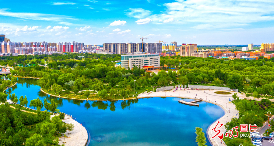 【我们的新时代】六师五家渠市：提升城市“颜值” 共享幸福生活