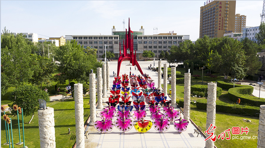 【我们的新时代】六师五家渠市：提升城市“颜值” 共享幸福生活