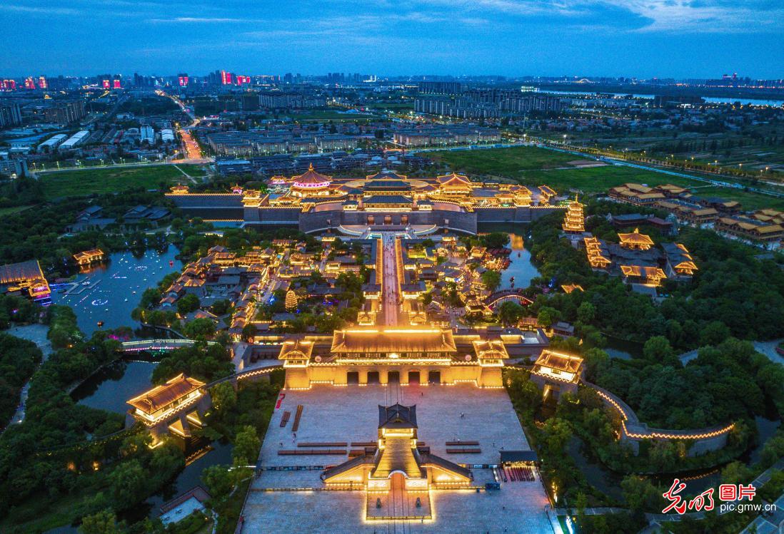【光明图刊】夏日“夜经济”释放消费新活力