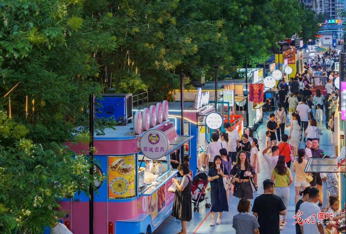 【光明图刊】夏日“夜经济”释放消费新活力