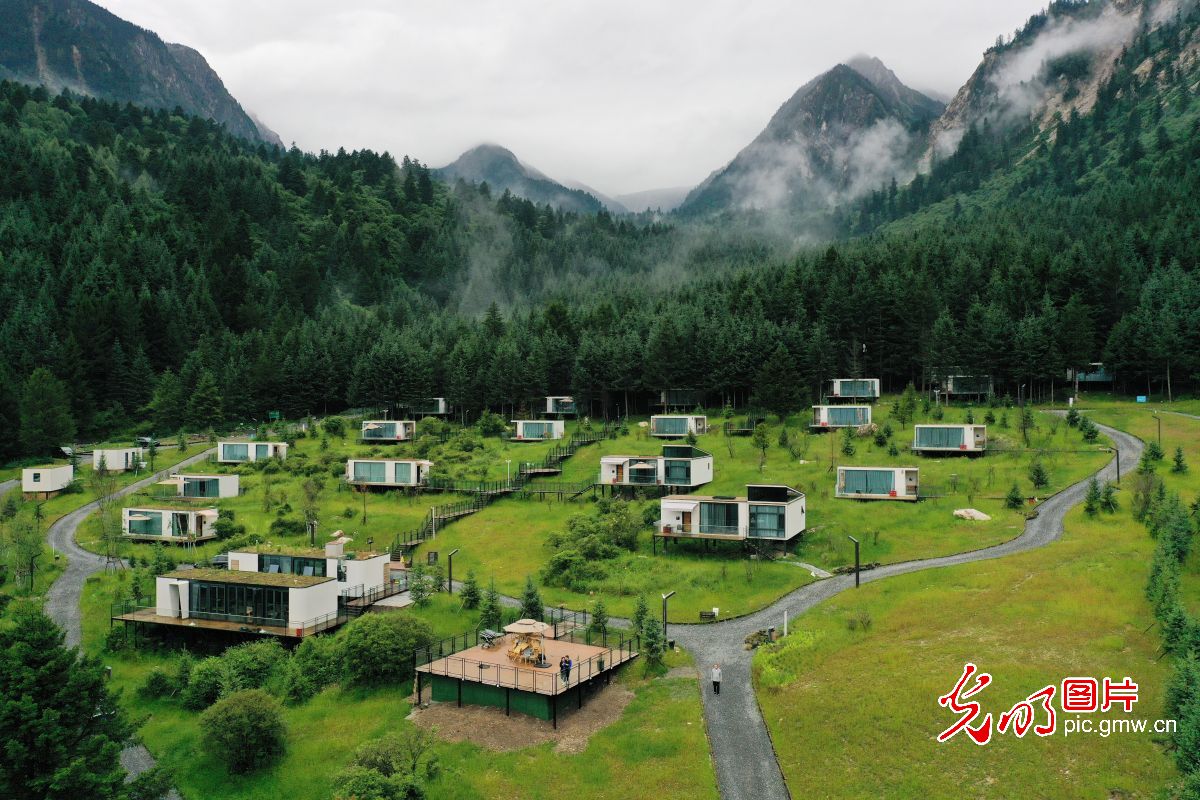 九寨森林“地球仓” 移动旅居新空间