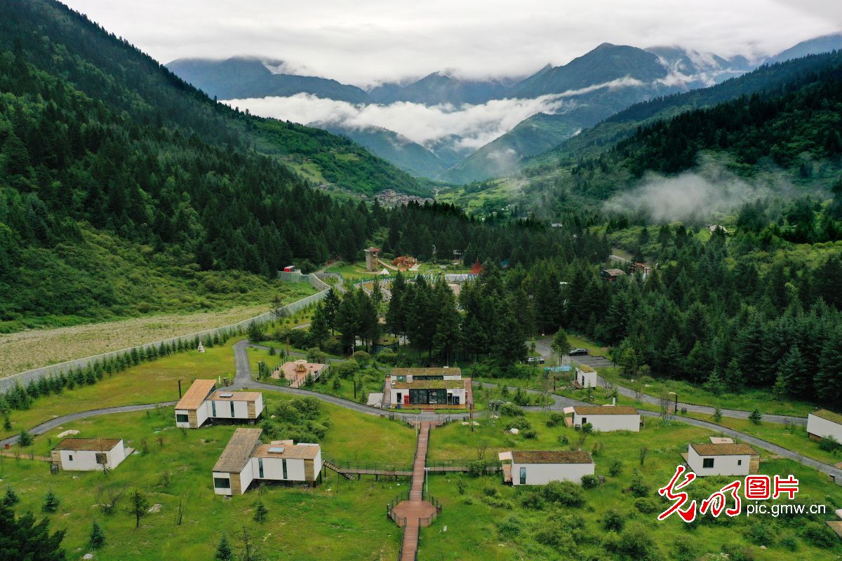 九寨森林“地球仓” 移动旅居新空间