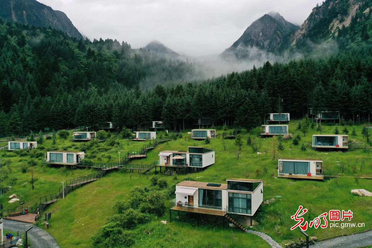 九寨森林“地球仓” 移动旅居新空间