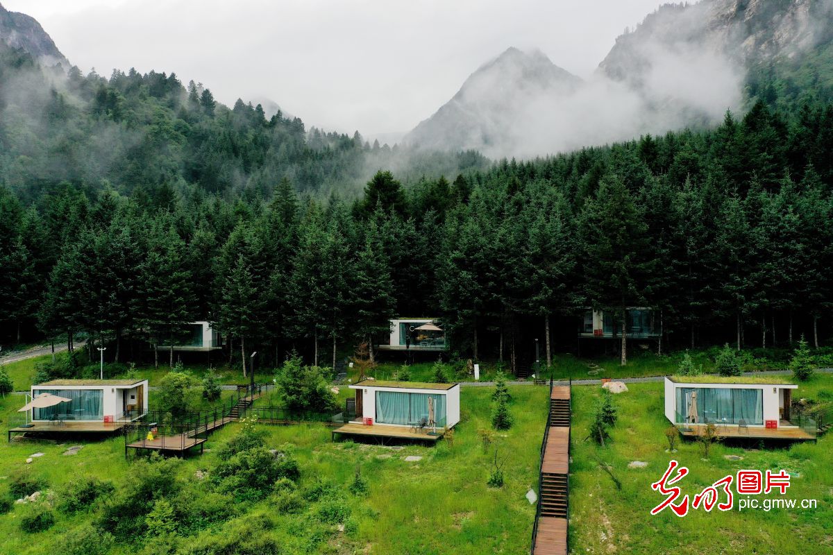 九寨森林“地球仓” 移动旅居新空间