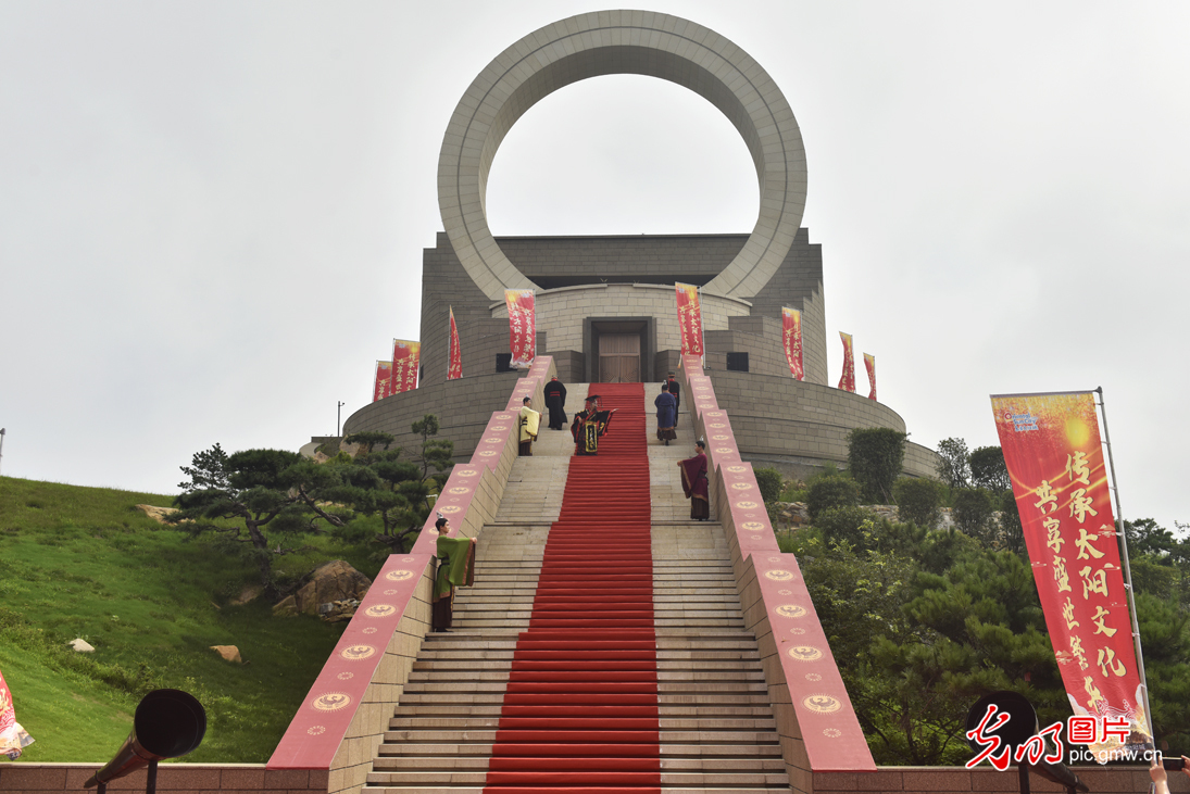 山东日照：天台山进入旅游旺季
