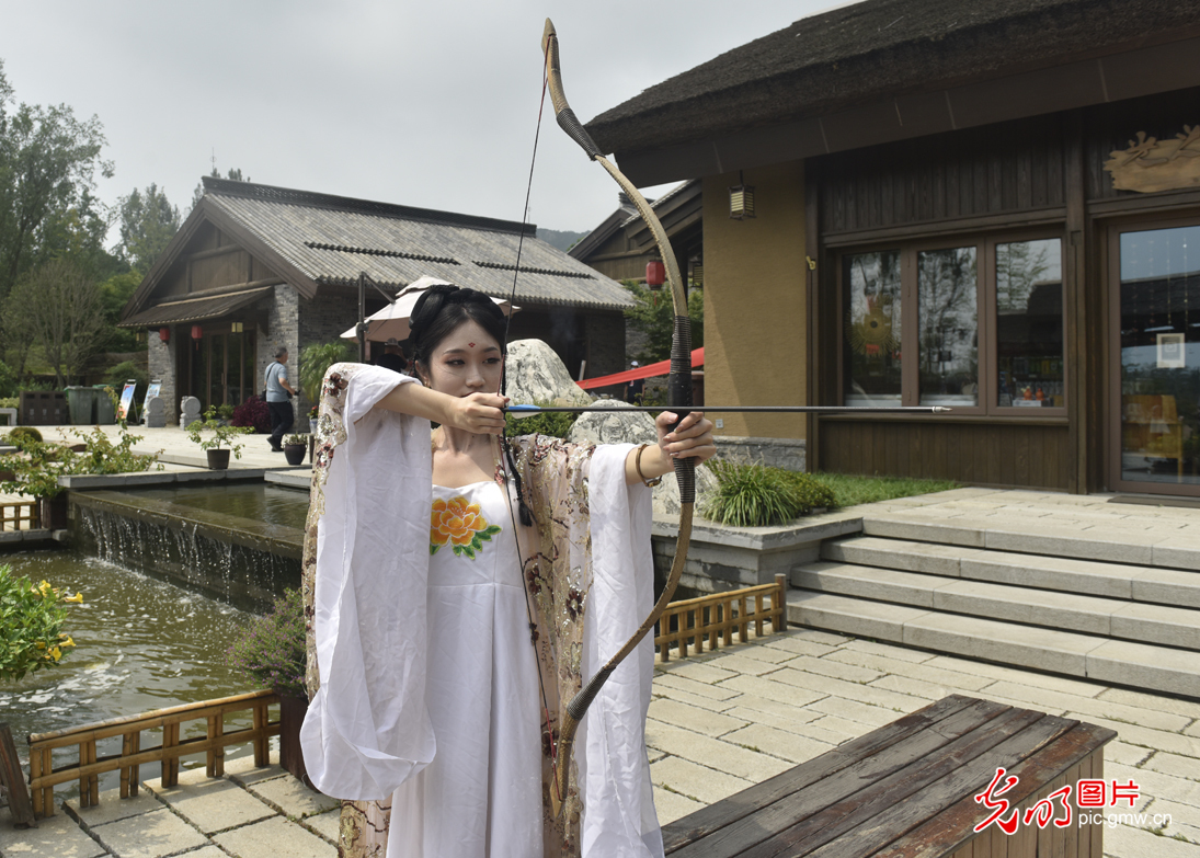 山东日照：天台山进入旅游旺季