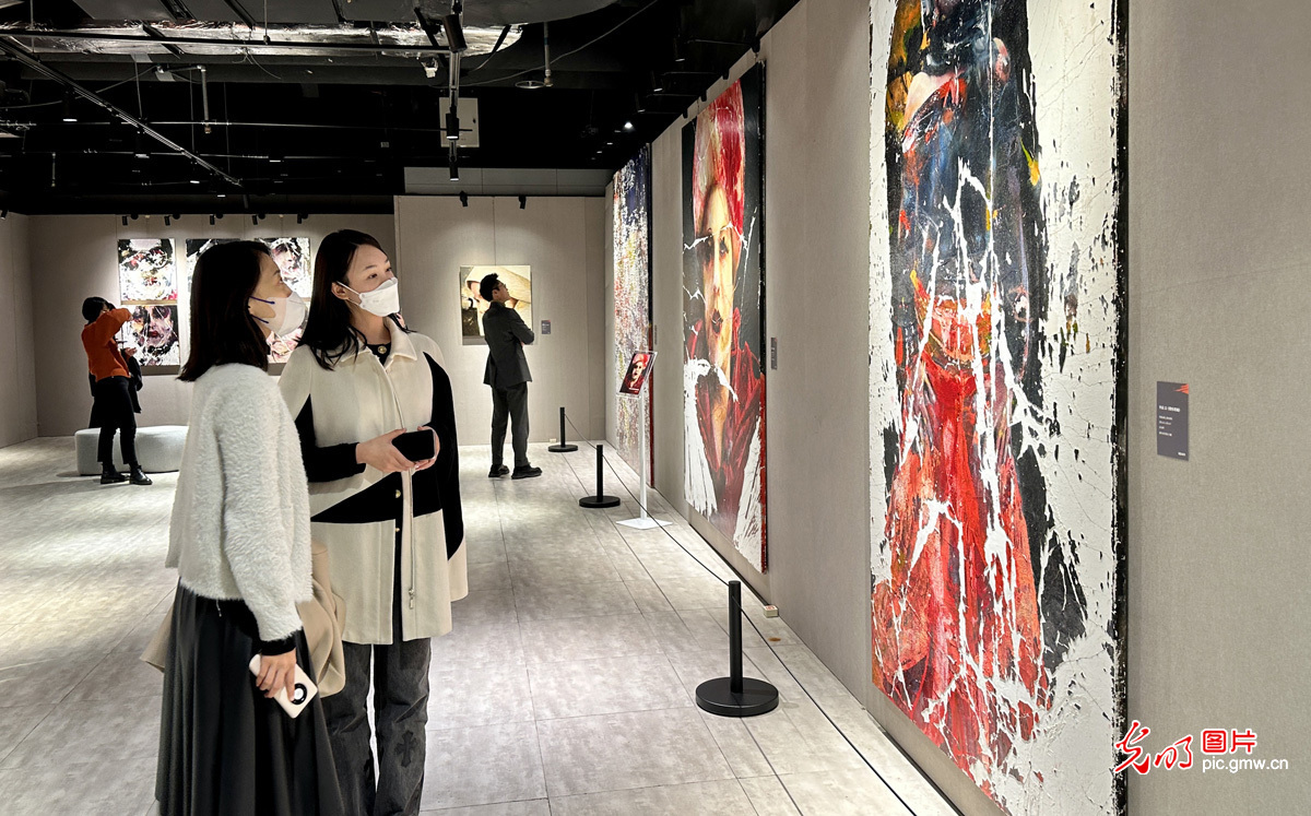 “凝视之光——利塔•卡贝鲁特作品展”中国巡展北京站开幕