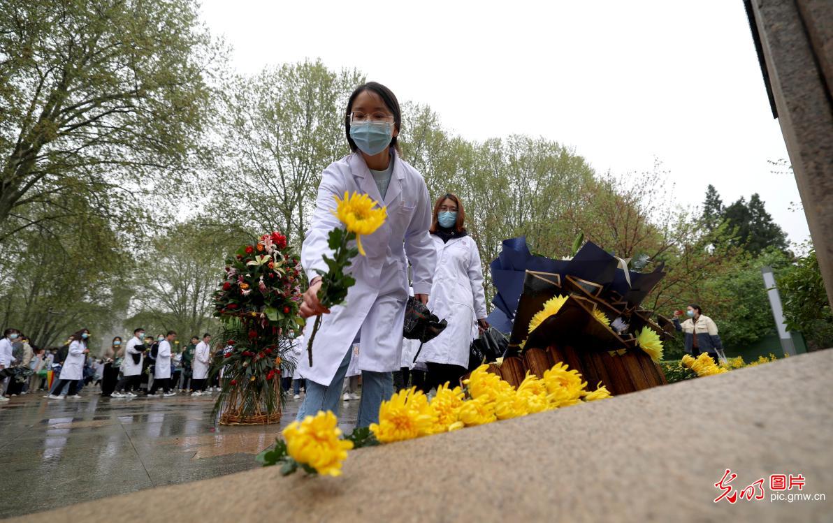 【光明图刊】祭奠革命先烈 传承红色基因