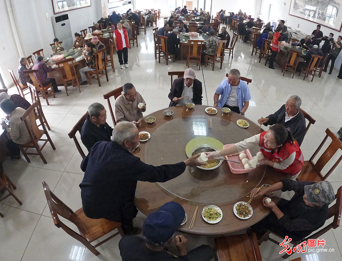 山东莒县：免费就餐温暖老人幸福“食”光